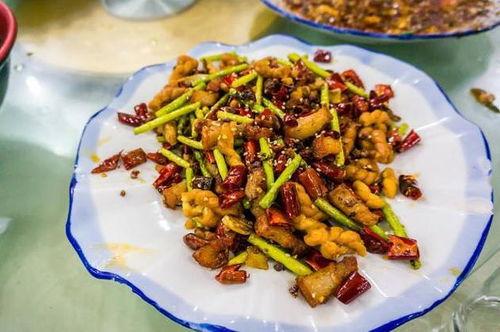 麻瓜吃麻辣麻花,麻辣麻花的独特魅力与美味诱惑